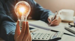 17   EL EMPRENDIMIENTO COMO HERENCIA FAMILIAR: CÓMO CULTIVAR EL ESPÍRITU INNOVADOR ENTRE GENERACIONES